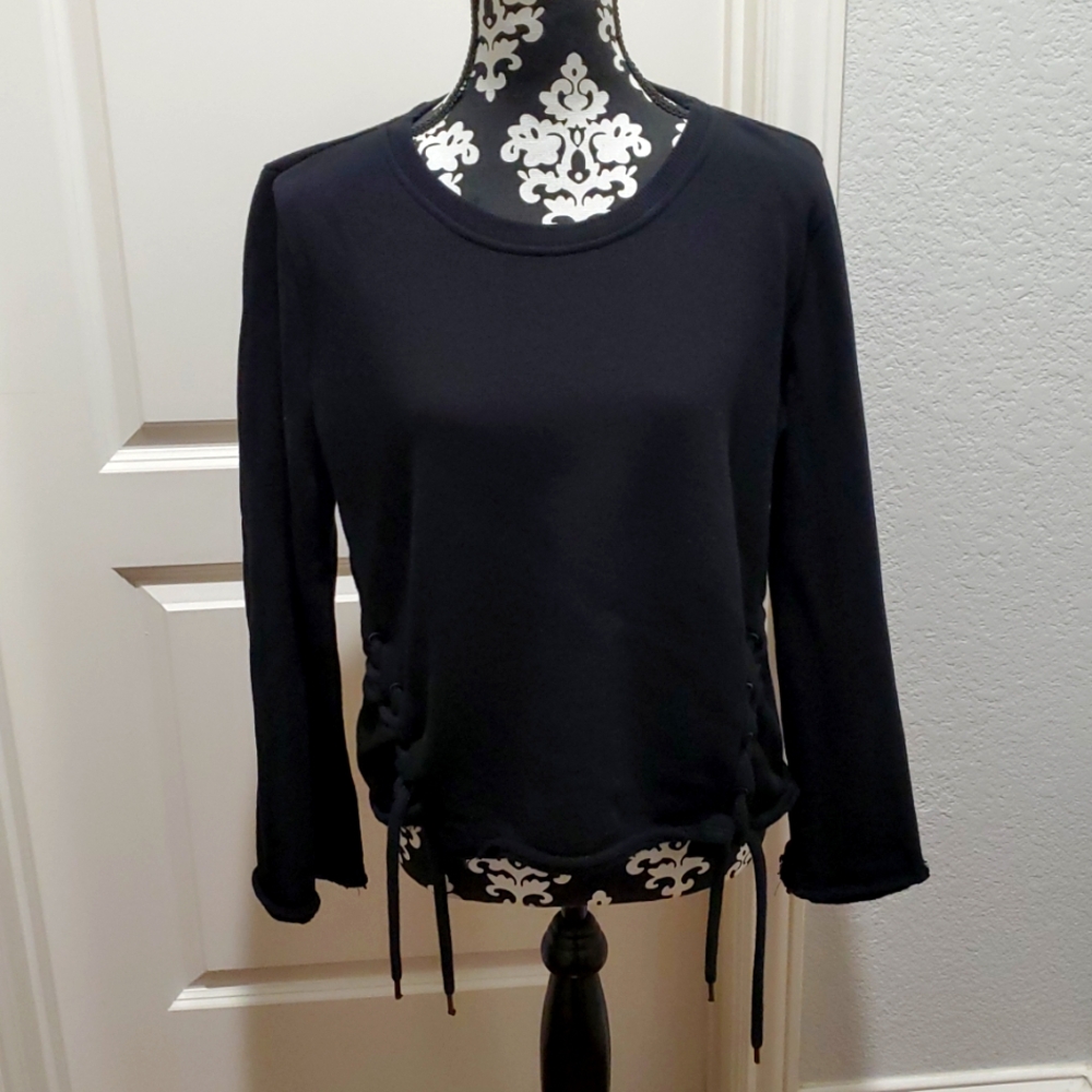 WOMEN'S BETSEY JOHNSON PERFORMANCE  Sweat Shirt, Black